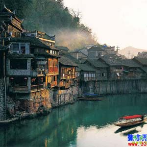 時(shí)尚商務(wù)C線：張家界、天門山、鳳凰古城四日游